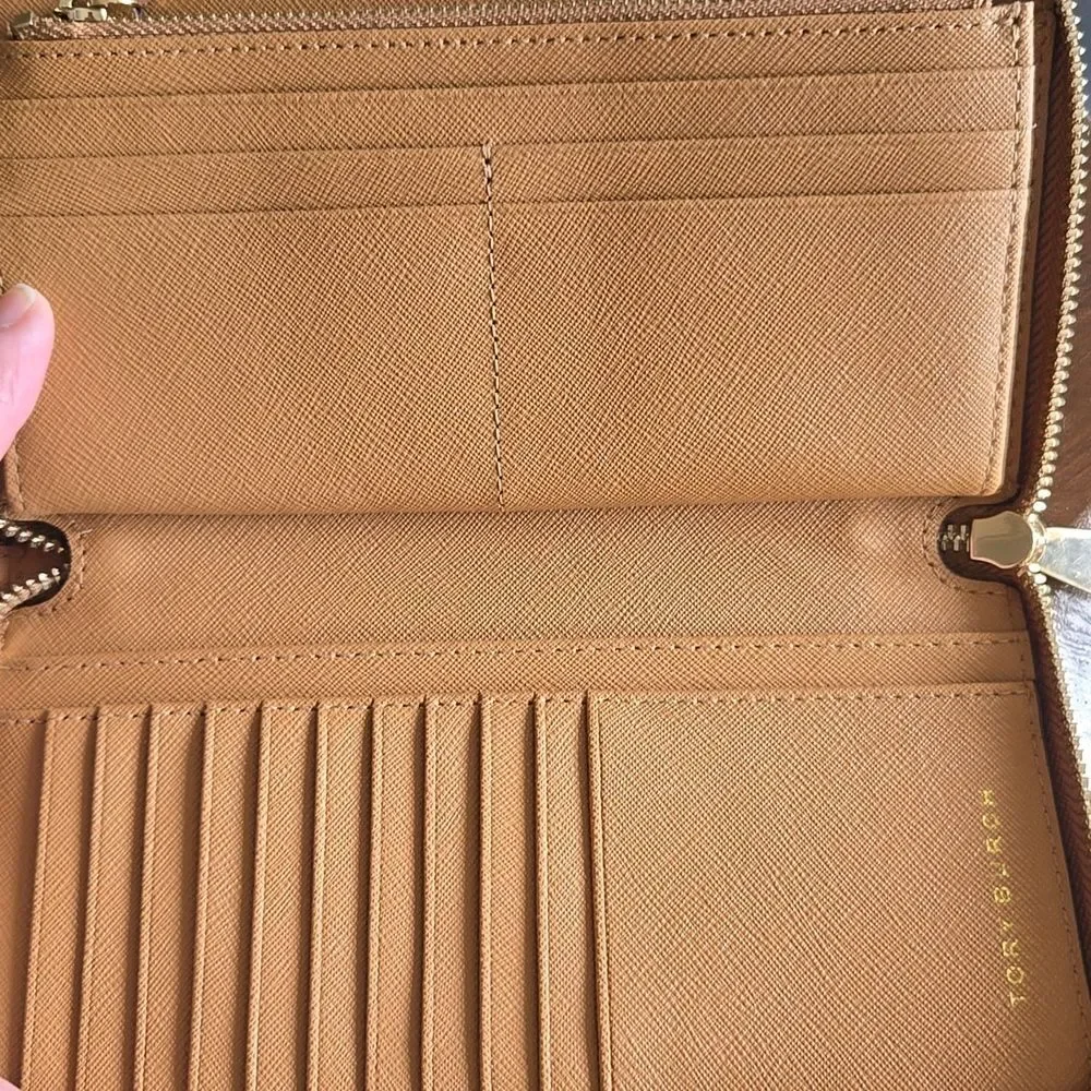 Tory Burch Emerson Wallet Continental - Picture 9 of 11